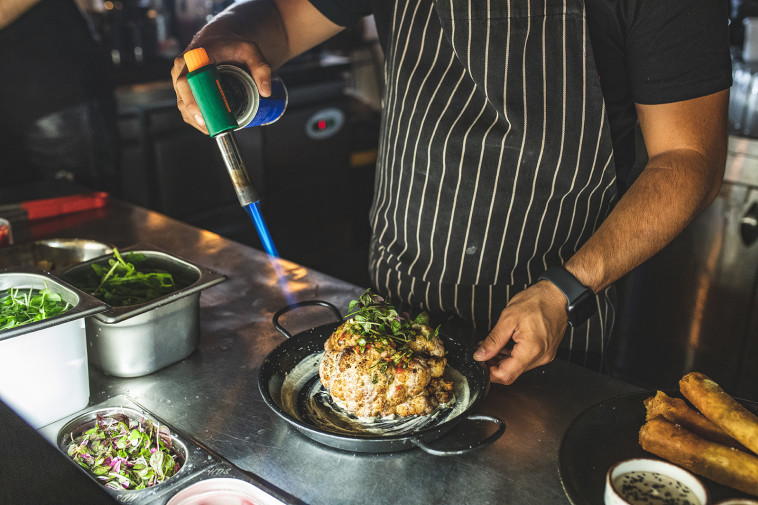 פילה כרובית הולנדז' שום וטחינה גולמית עם צ'ימיצ'ורי