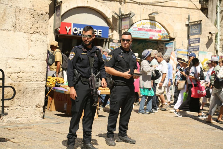 שוטרים בירושלים (צילום: דוברות המשטרה)