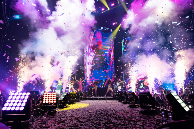 מופע לוקורה