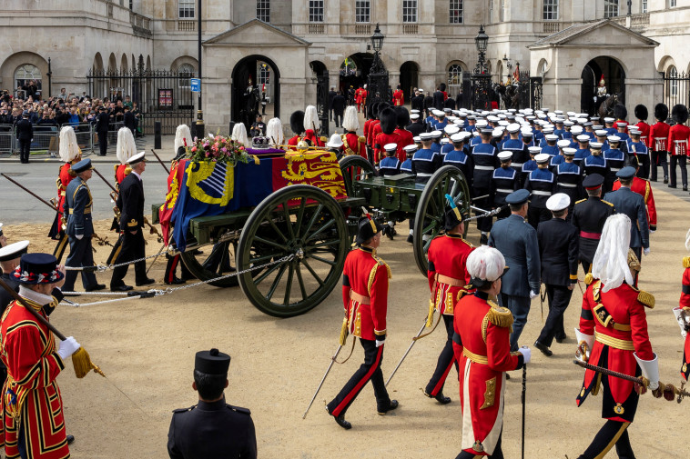 ארונה של המלכה אליזבת השנייה בלונדון 