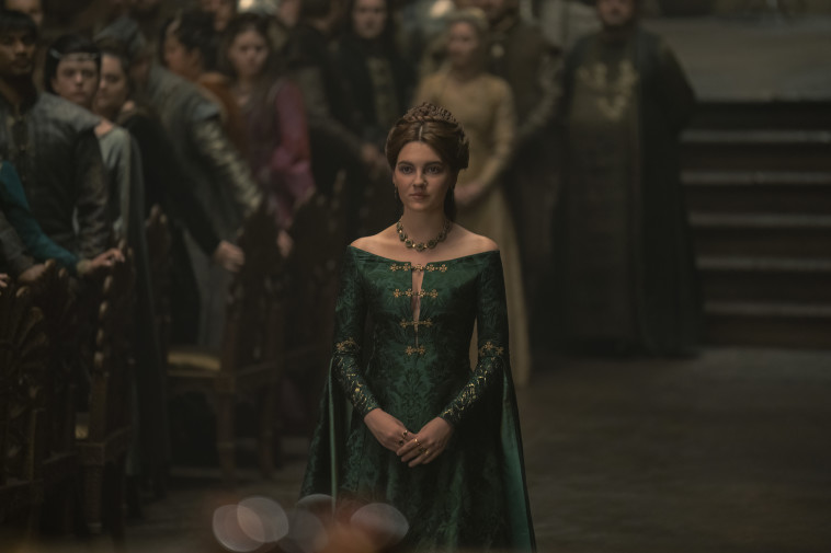 המלכה אליסנט באה להכריז מלחמה, מתוך ''בית הדרקון'' (צילום: Ollie Upton/HBO, באדיבות yes)