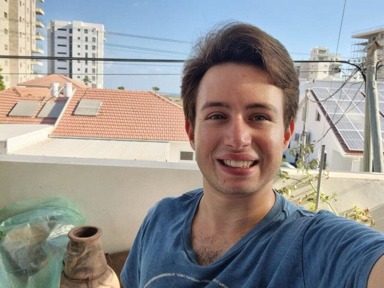 עומר שיאון. ''לא מתחבר לאפליקציות''