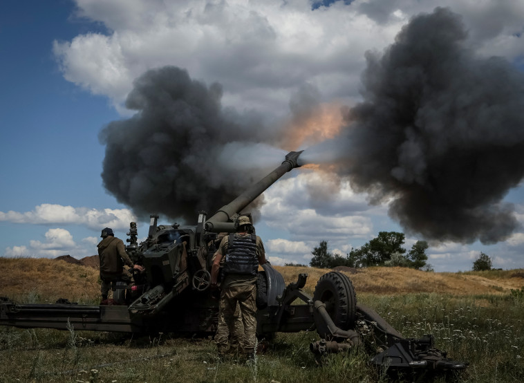 צבא אוקראינה - הקרבות באזור דונבאס נמשכים (צילום: REUTERS/Gleb Garanich)