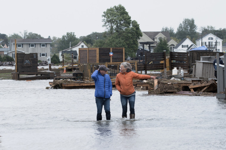 הוריקן ''פיונה'' מכה בקנדה  (צילום:  REUTERS/Greg Locke)
