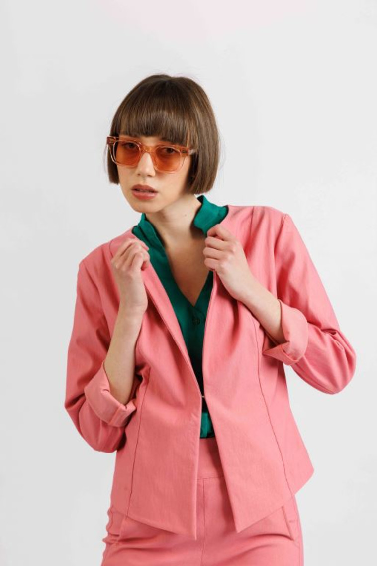 מירית רודריג - מכנסיים 695 שקל, ז'קט 649 שקל