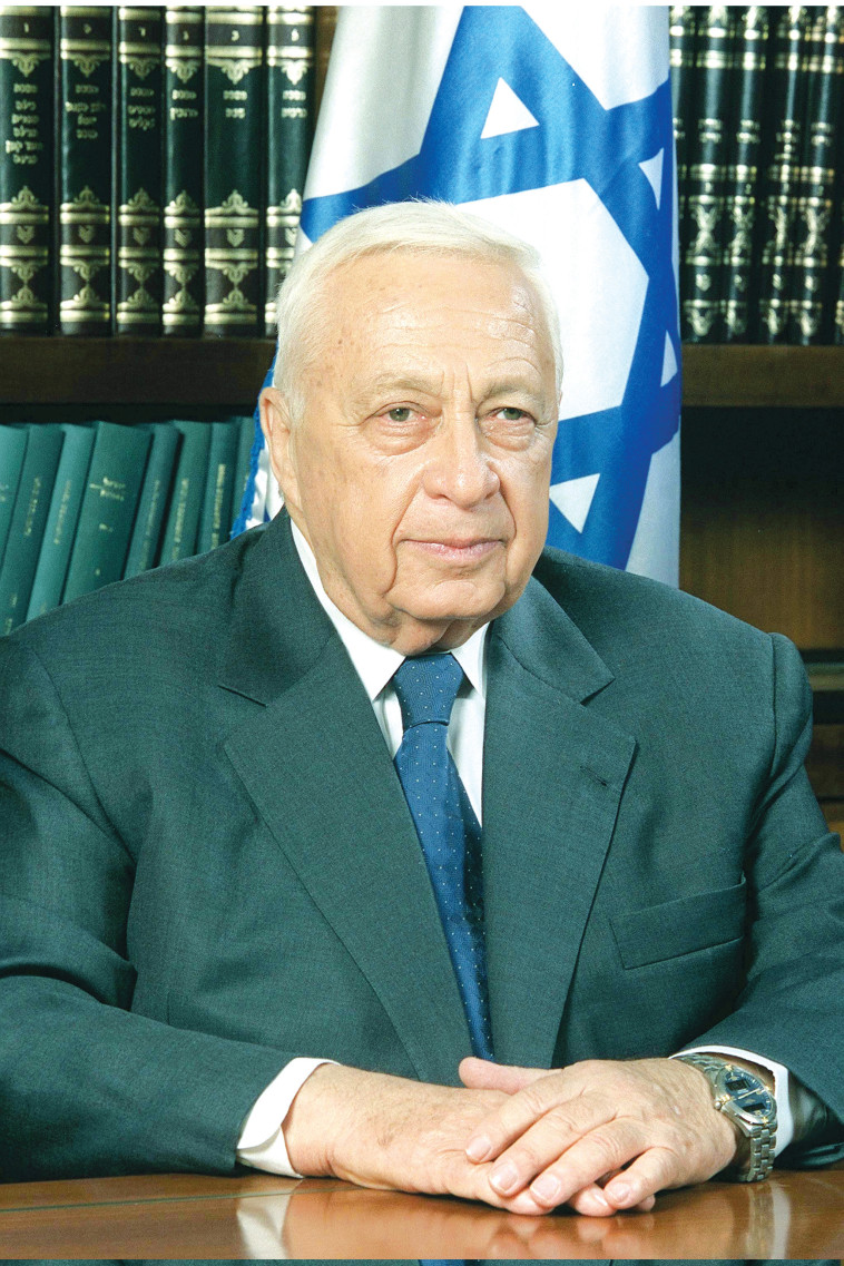 אריאל שרון כשהיה ראש ממשלה  (צילום: יעקב סער, לע''מ)