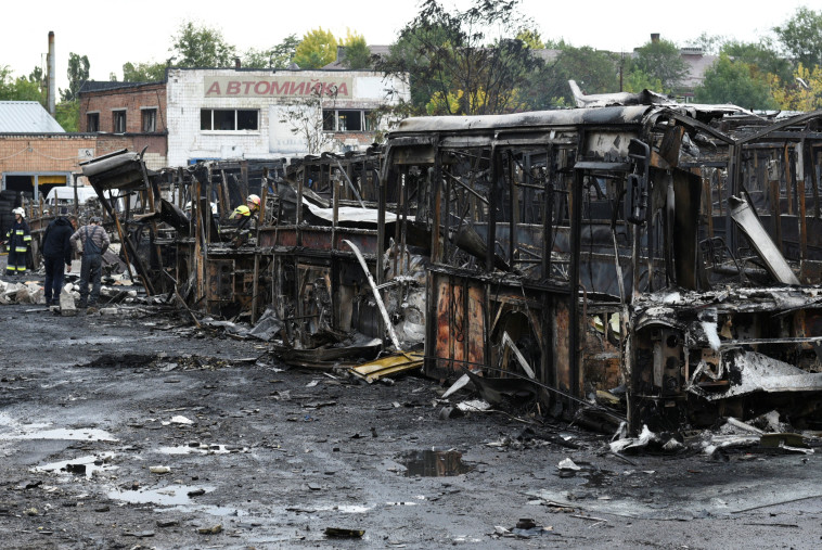 נזק שנגרם לאחר הפצצה רוסית בדניפרו, אוקראינה (צילום:  REUTERS/Mykola Synelnykov)
