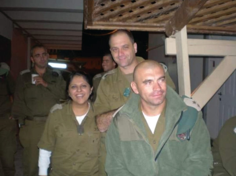 מימין - רמי מיכאלה