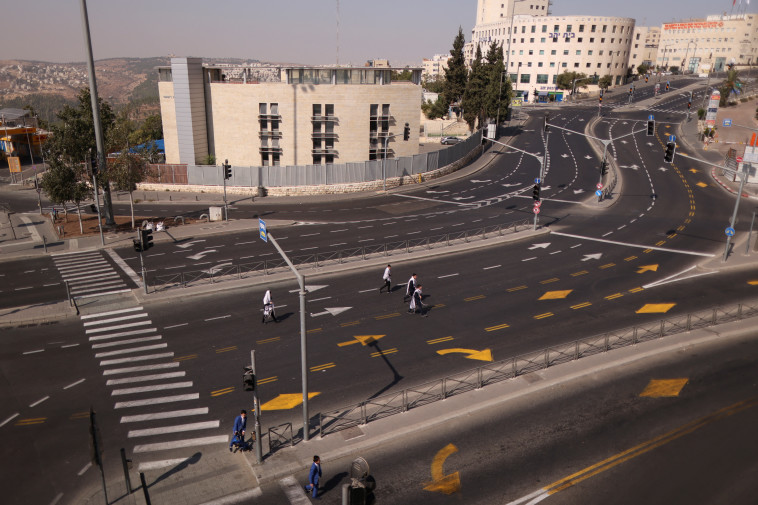 כבישים ריקים בכיפור, הכניסה לירושלים (צילום: REUTERS/Ammar Awad)