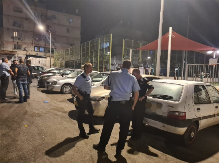שוטרים בזירת האירוע בנתניה
