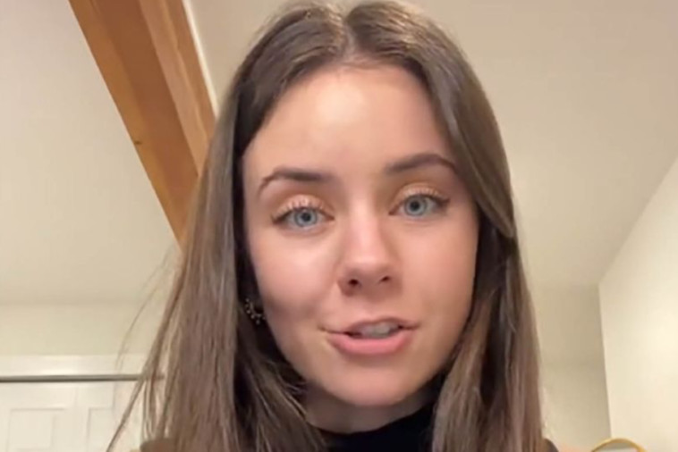 רייצ'ל בת ה-22, התפטרה עוד באותו היום