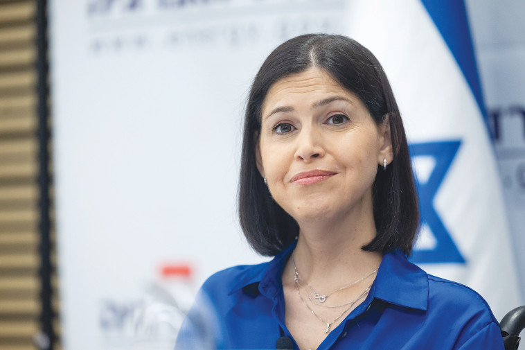 קארין אלהרר