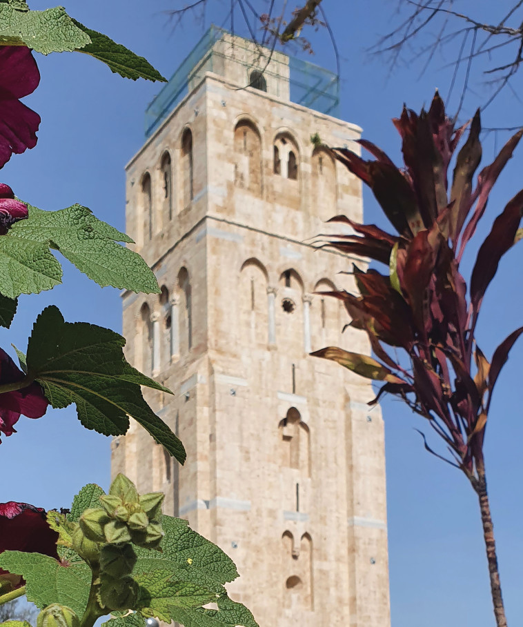 המגדל הלבן ברמלה (צילום: רון פלד)