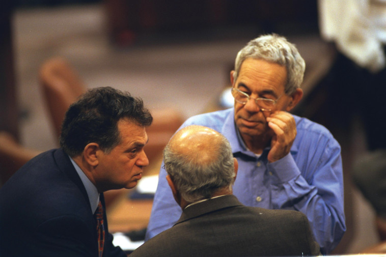 שיחה בין יהודה הראל ועמנואל זוסמן לאביגדור קהלני