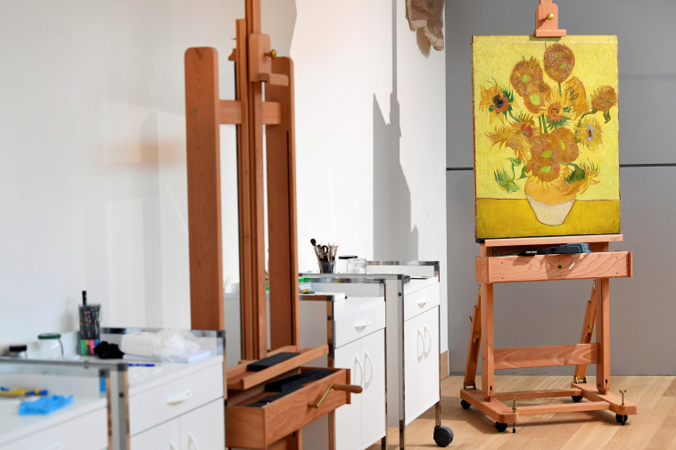 אחת מגרסאות הציור חמניות של וינסנט ואן גוך 