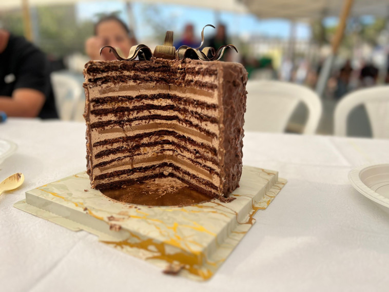 במקום השלישי: עוגת פררו רושה של אירה נגורניה