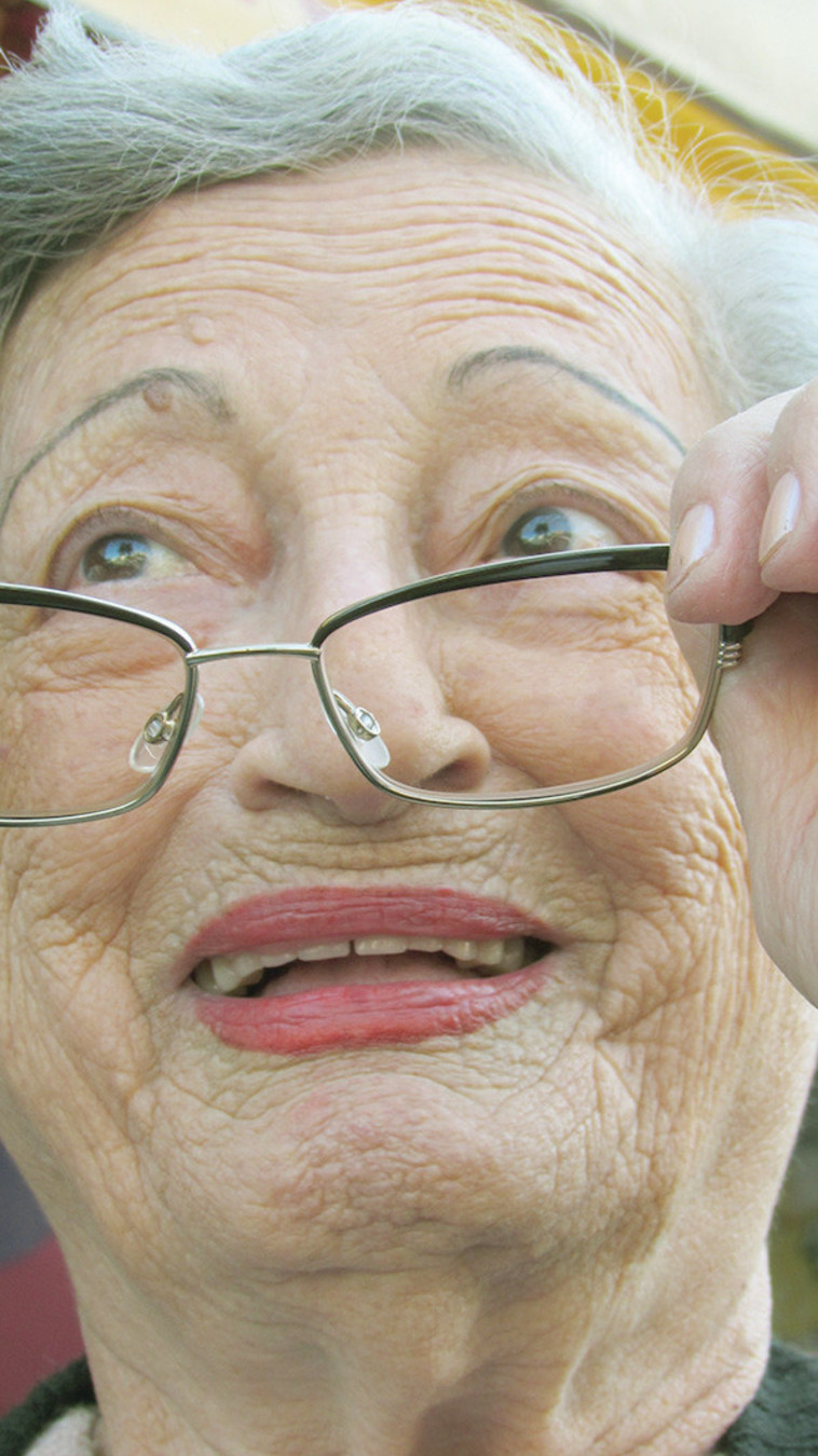 גרמה לי אושר, דבר נדיר בחיי. חנה מלכת התשבצים