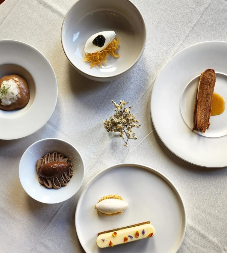 גם הקינוחים מפתיעים . וויס