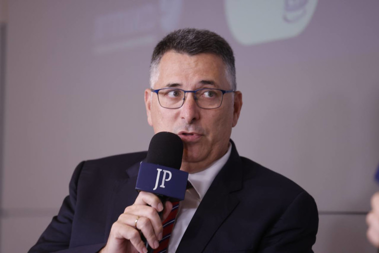 גדעון סער בפסגת המנהיגים של מעריב ו-וואלה