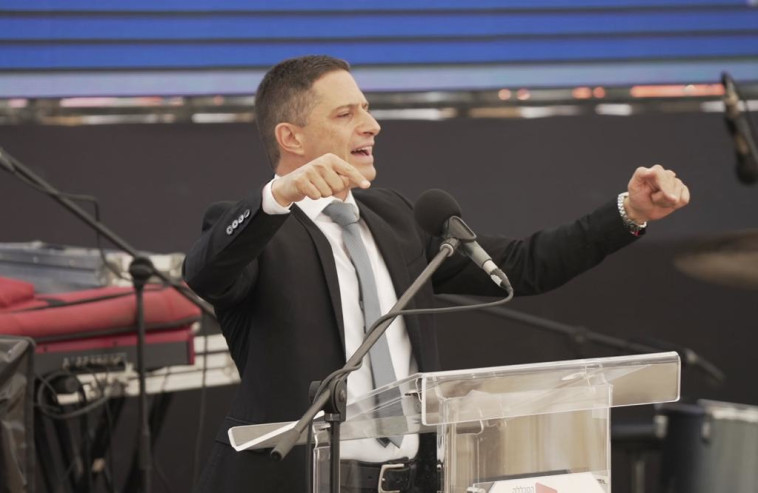 דנילוביץ. &quot;אנחנו עוברים ממשבר למשבר&quot;