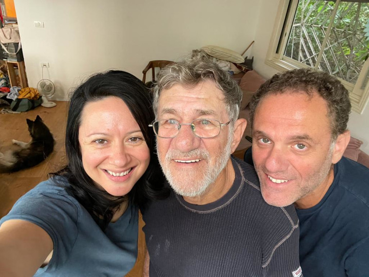 אברהם סלקטר עם בנו מיכה וכלתו אולה