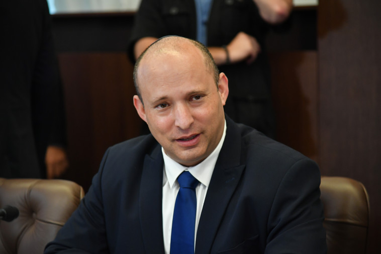 נפתלי בנט בישיבת הממשלה