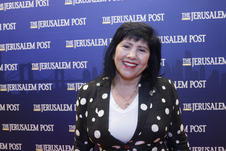 ד''ר אסתר לוצאטו