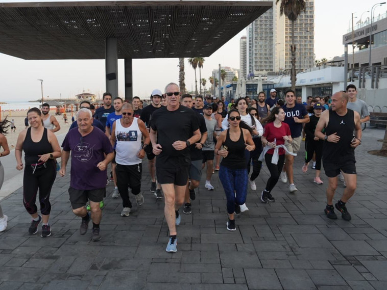 בני גנץ - ''רצים עם בני''