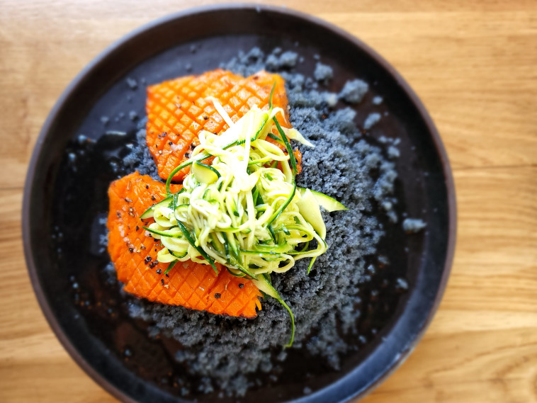 שוקרייה - קונפי דלעת וקוסקוס שחור