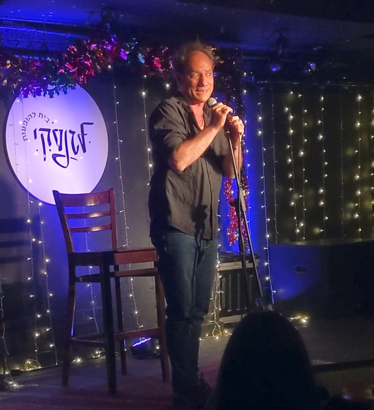 תומר שרון במופע סטנד-אפ בלגנסקי