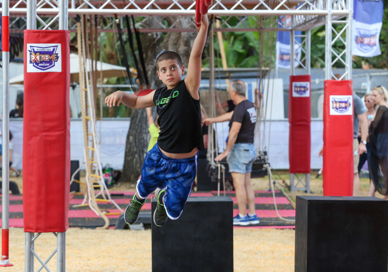אירוע אקסטרים ביום הבחירות בעמי דן טאון 