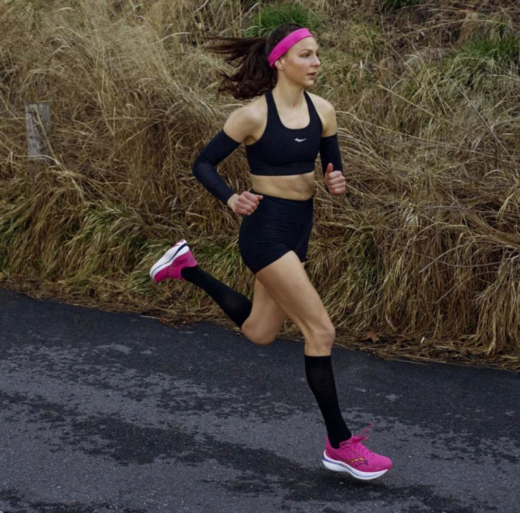 סאקוני נעלי ספורט מותאמות לריצת מרתון