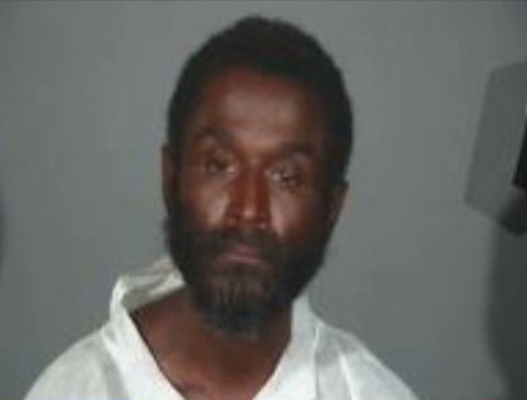 דארל ווטרס בן ה-46, נעצר בעקבות התקרית