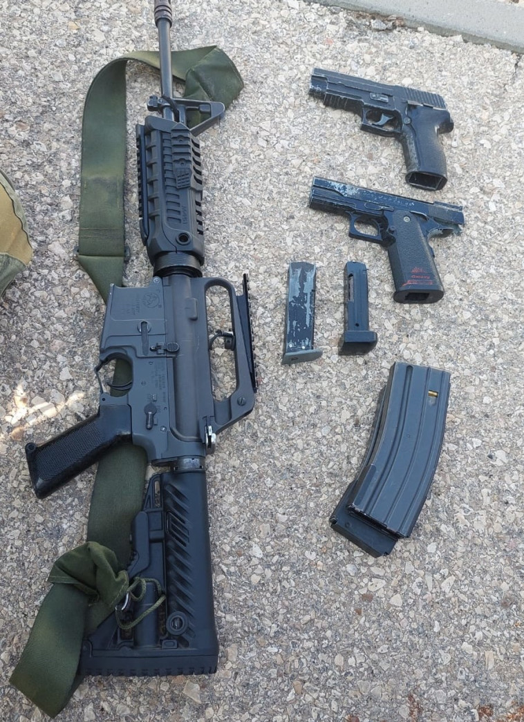 הנשקים שנתפסו בג'נין (צילום: דובר צה''ל,דוברות המשטרה,דוברות שב''כ)