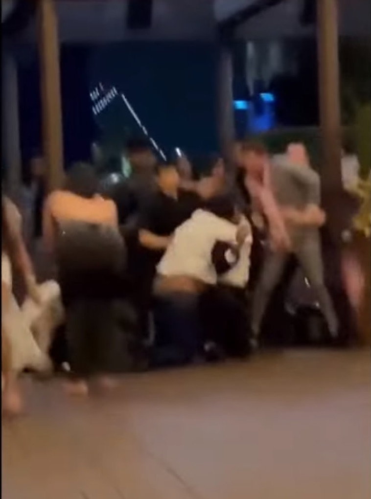 קטטה בתחרות מלכת היופי של סרי לנקה