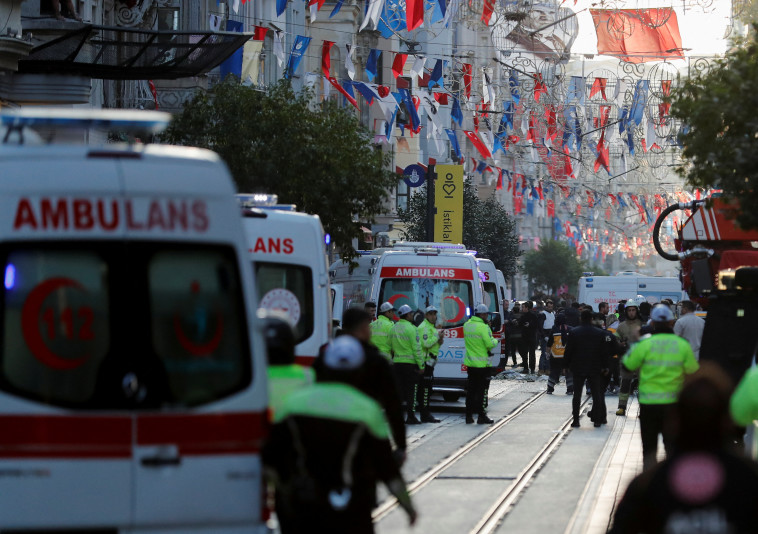 תמונה מזירת האירוע באיסטנבול (צילום: REUTERS/Kemal Aslan)