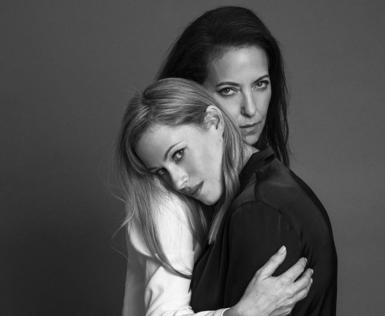 קרן ציזיק עם ליהי-לפיד תערוכת ציפור הנפש