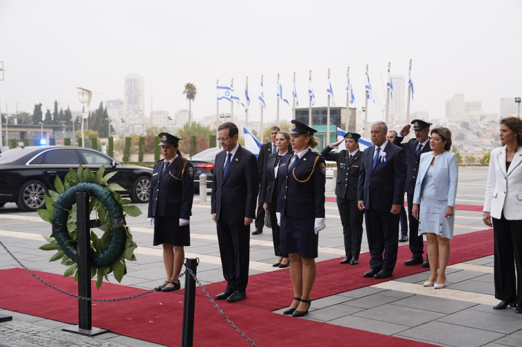 נשיא המדינה יצחק הרצוג מגיע להשבעת הכנסת ה-25 (צילום: נועם מושקוביץ, דוברות הכנסת)