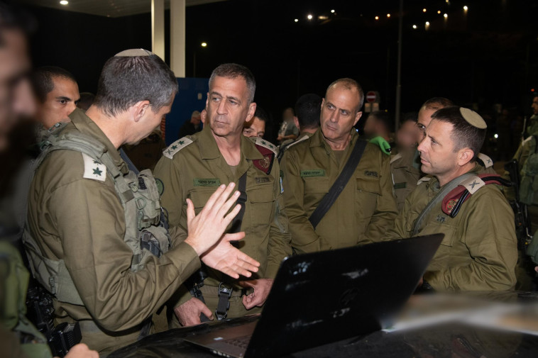 הרמטכ''ל כוכבי בזירת הפיגוע באריאל