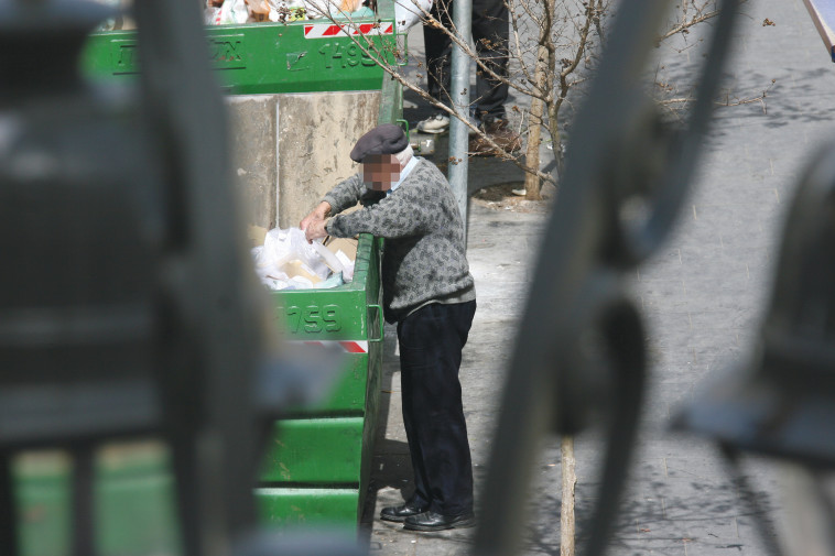 מחטטים בפחים