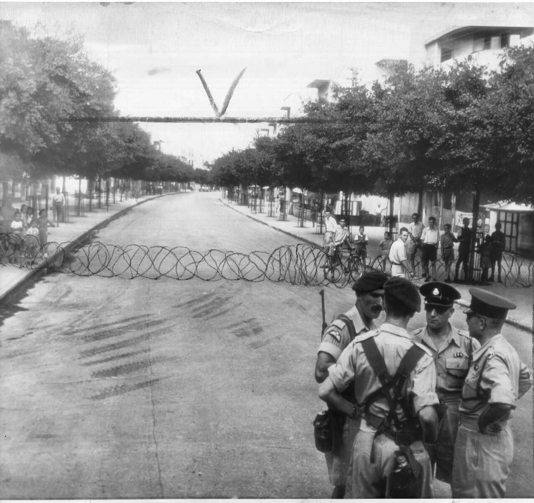 נובמבר 1945, חיילים בריטים