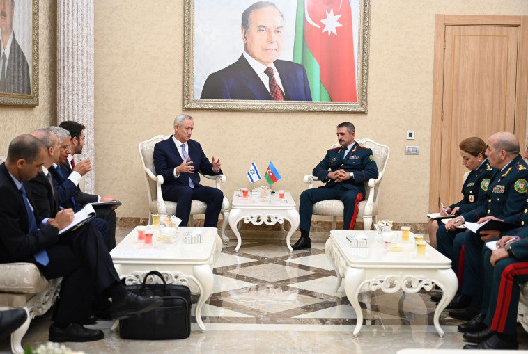 Gantz in Azerbaijan (Photo: Ministry of Defense)