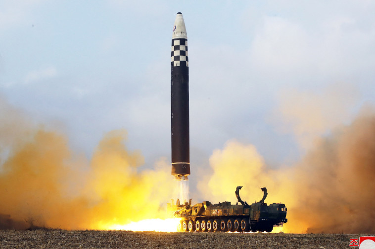 שיגור הטיל החדש של צפון קוריאה (צילום: רויטרס)