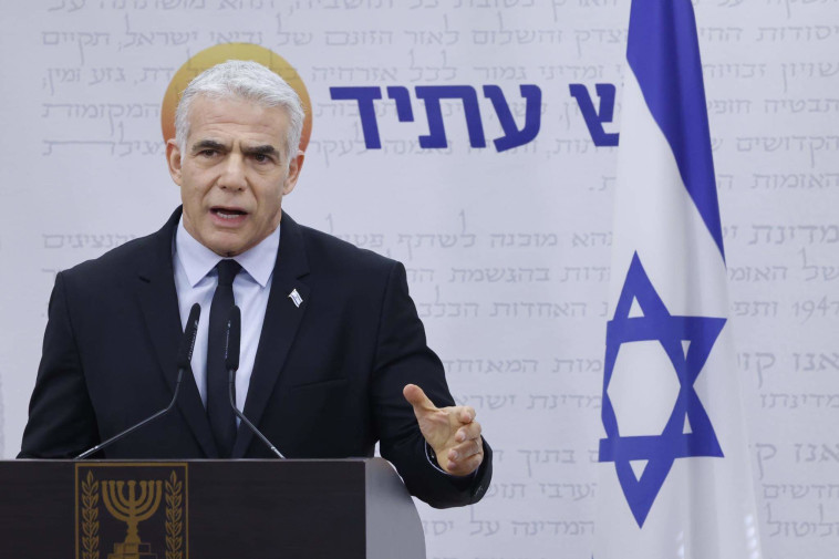 יאיר לפיד בישיבת סיעתו