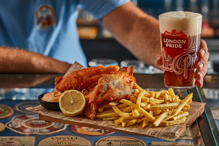 מלצר בית בירה