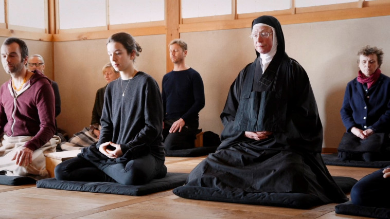 מתוך הסרט ''יורדים מההר''