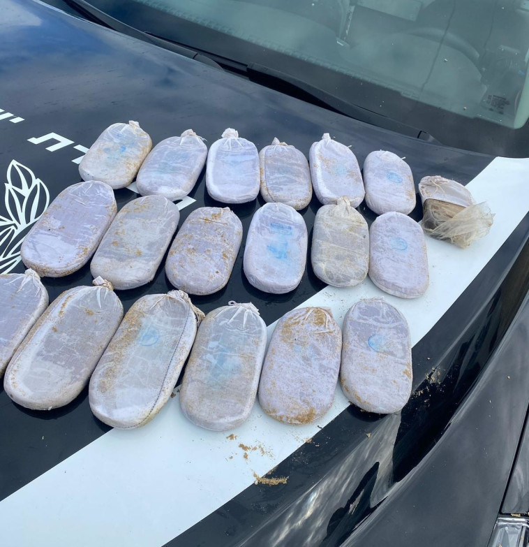 הסמים שנפלטו לחוף הים