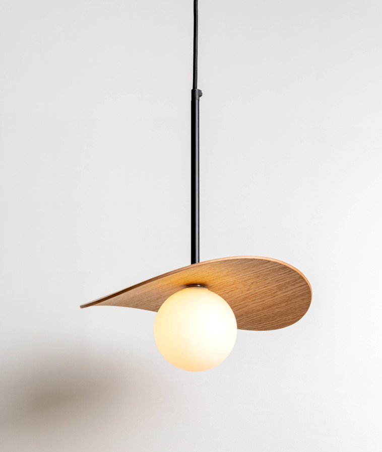 גוף תאורה בעיצוב חן זלקינד