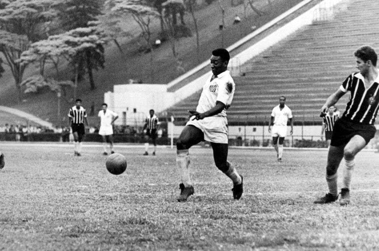 פלה במדי סנטוס