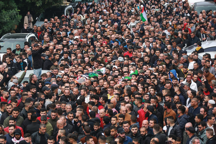 הלווית המחבל תפר אל-רמאווי בבית רימא